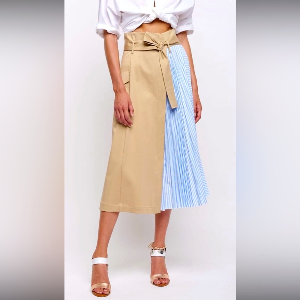 SF/Z/O

Two-Tone Tan and Blue Women's Skirt